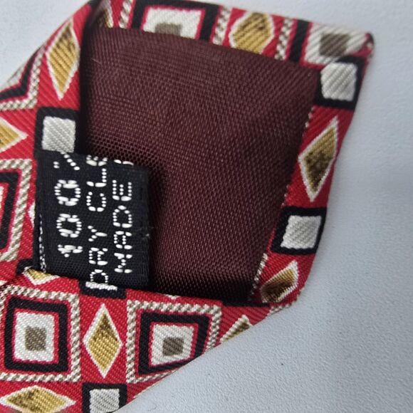 Clubfellow Italian 100% Silk Men's Tie Red Geometric on Red 57 x 4 Inch - Picture 5 of 6